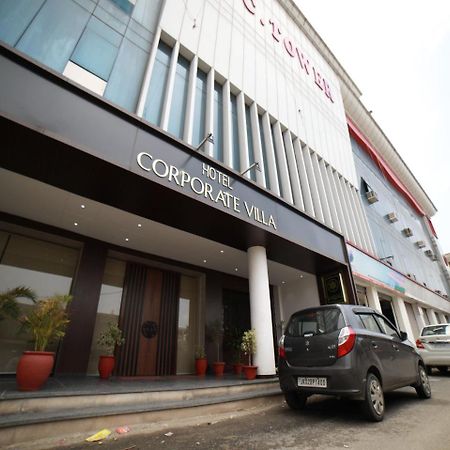 Oyo 15561 Corporate Villa Džammú Exteriér fotografie