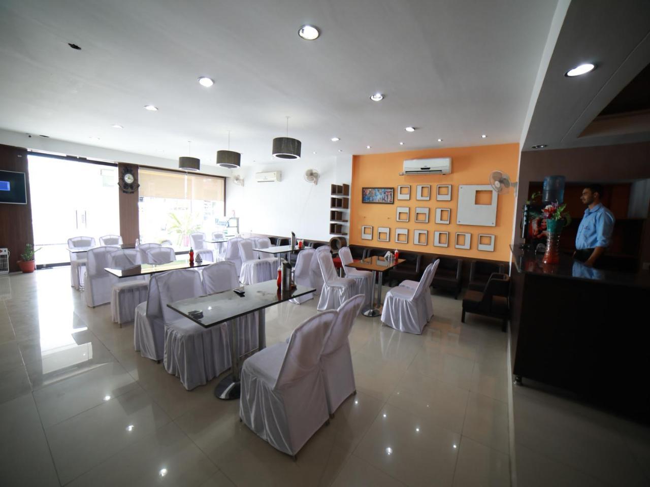 Oyo 15561 Corporate Villa Džammú Exteriér fotografie